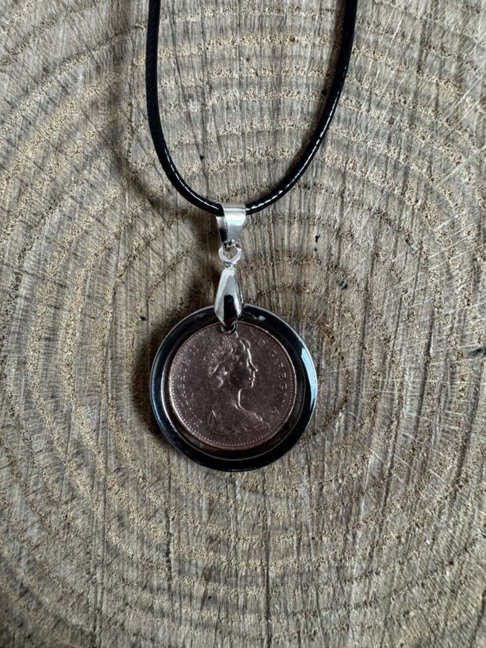 1978 Canadian 1 Cent Coin Necklace | Handcrafted Resin Pendant | Canadian Penny - Picture 9 of 12